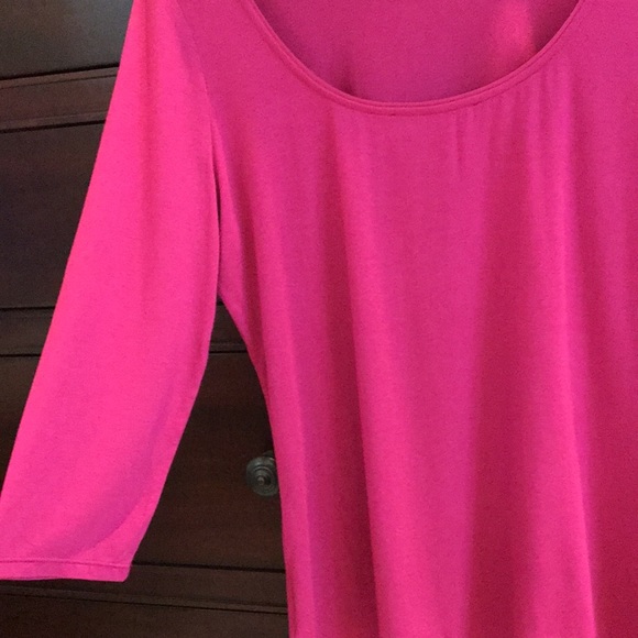 White House Black Market Fuchsia 3/4 Sleeve scoop-back neckline lightweight Top - Picture 5 of 12